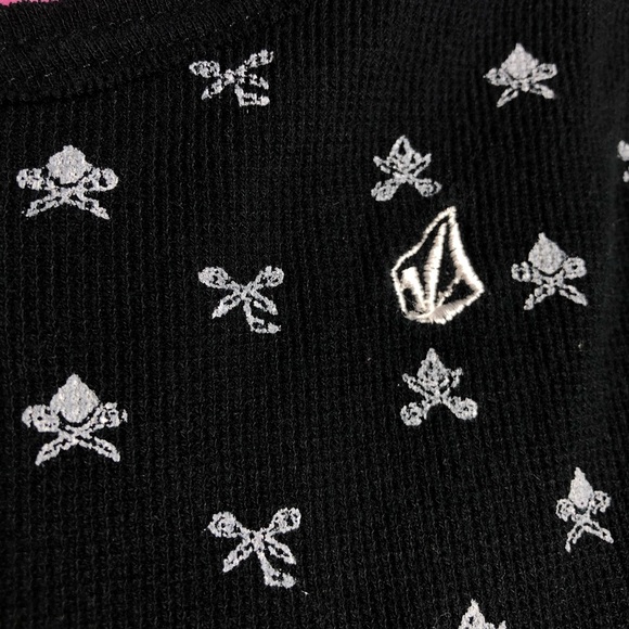 Vintage Volcom long sleeve lightweight waffle knit - Picture 6 of 10